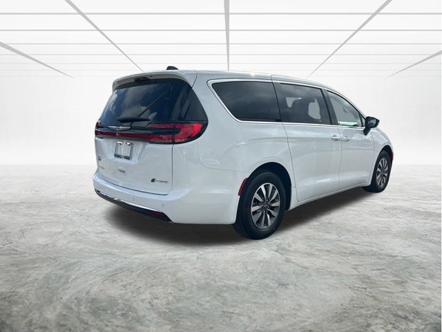 2025 Chrysler Pacifica Hybrid Select