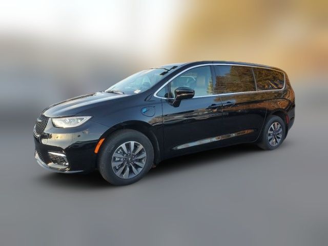 2025 Chrysler Pacifica Hybrid Select