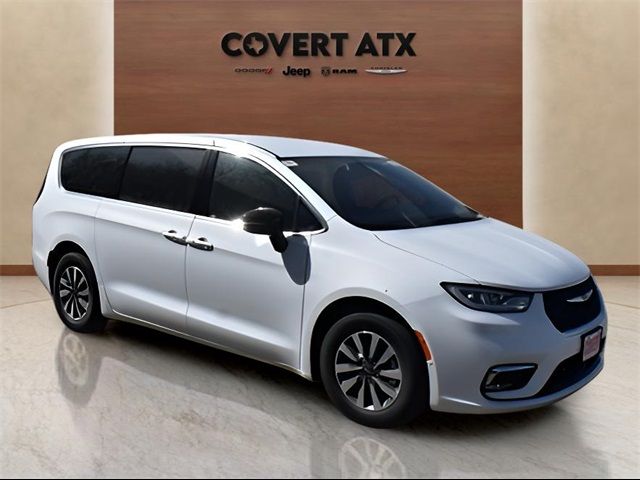 2025 Chrysler Pacifica Hybrid Select