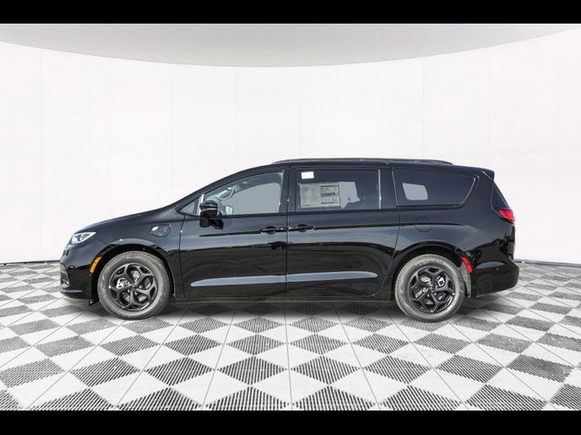 2025 Chrysler Pacifica Hybrid Premium S Appearance Pkg