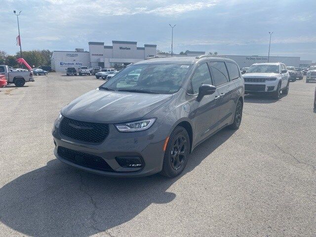 2025 Chrysler Pacifica Hybrid Premium S Appearance Pkg