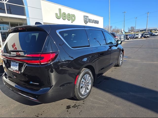 2025 Chrysler Pacifica Hybrid Select