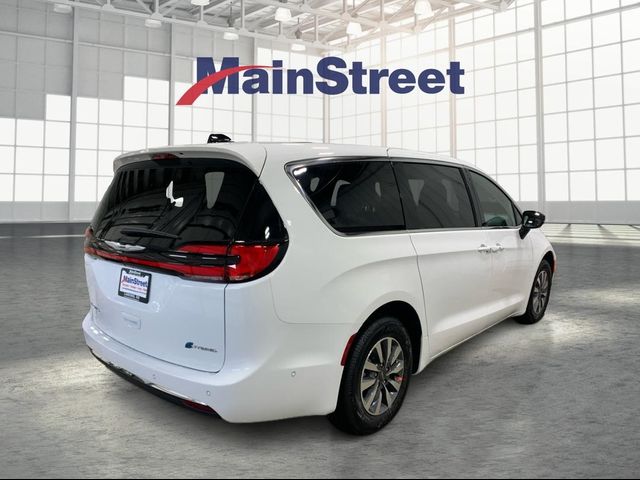 2025 Chrysler Pacifica Hybrid Select