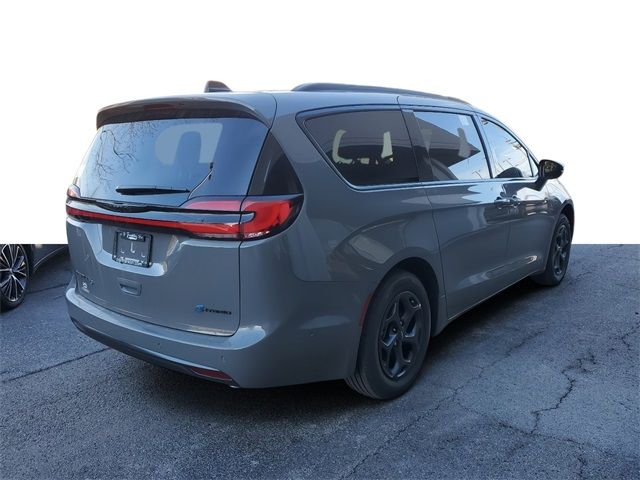 2025 Chrysler Pacifica Hybrid Premium S Appearance Pkg