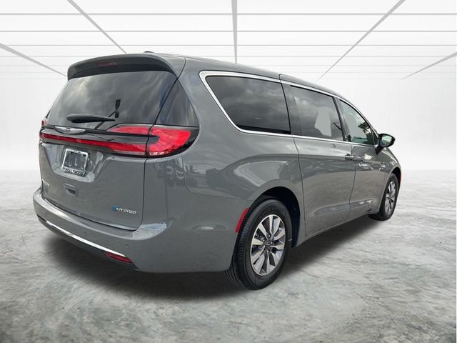 2025 Chrysler Pacifica Hybrid Select