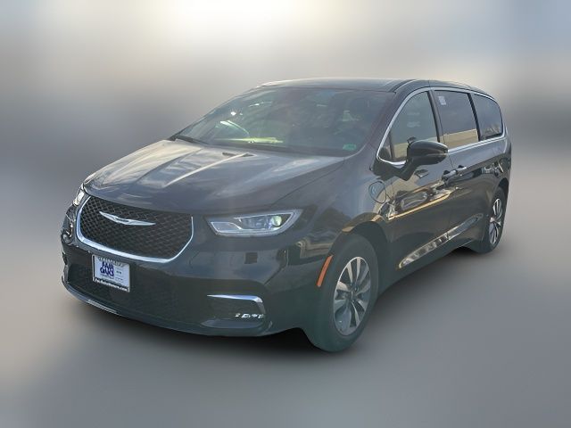 2025 Chrysler Pacifica Hybrid Select