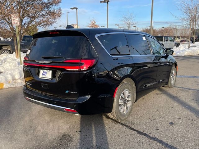 2025 Chrysler Pacifica Hybrid Select