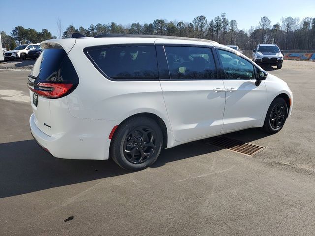 2025 Chrysler Pacifica Hybrid Premium S Appearance Pkg