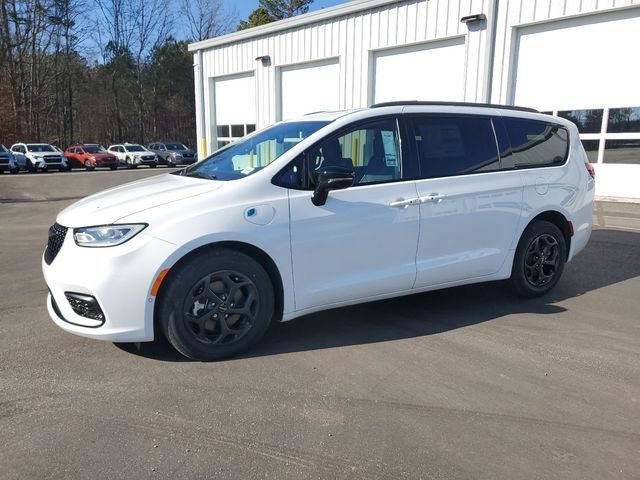 2025 Chrysler Pacifica Hybrid Premium S Appearance Pkg