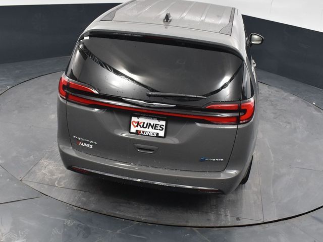 2025 Chrysler Pacifica Hybrid Select