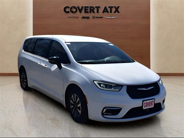 2025 Chrysler Pacifica Hybrid Select