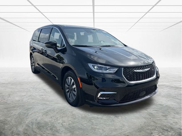 2025 Chrysler Pacifica Hybrid Select