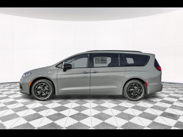 2025 Chrysler Pacifica Hybrid Premium S Appearance Pkg