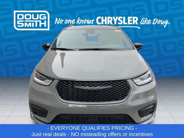 2025 Chrysler Pacifica Hybrid Premium S Appearance Pkg