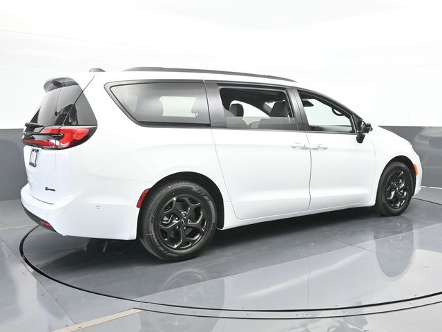 2025 Chrysler Pacifica Hybrid Premium S Appearance Pkg