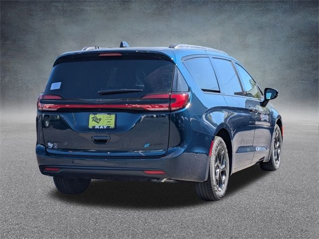 2025 Chrysler Pacifica Hybrid Premium S Appearance Pkg