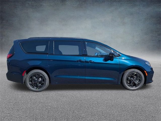 2025 Chrysler Pacifica Hybrid Premium S Appearance Pkg