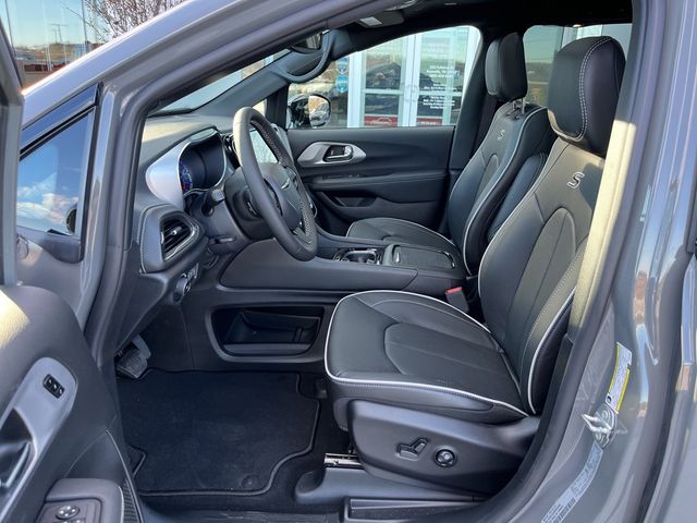 2025 Chrysler Pacifica Hybrid Premium S Appearance Pkg