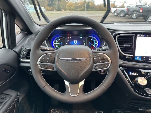 2025 Chrysler Pacifica Hybrid Select