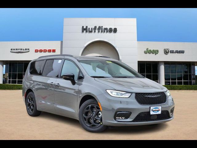 2025 Chrysler Pacifica Hybrid Premium S Appearance Pkg