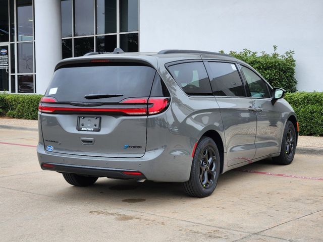 2025 Chrysler Pacifica Hybrid Premium S Appearance Pkg