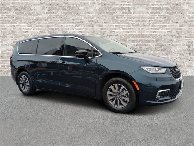 2025 Chrysler Pacifica Hybrid Select