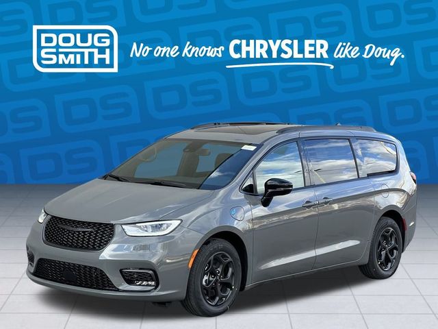2025 Chrysler Pacifica Hybrid Premium S Appearance Pkg