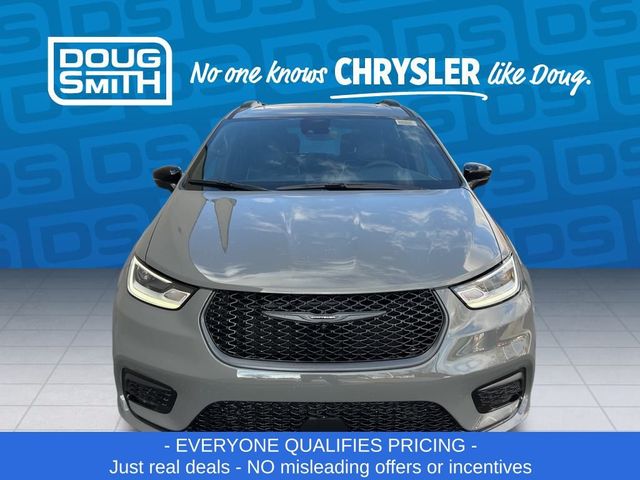 2025 Chrysler Pacifica Hybrid Premium S Appearance Pkg
