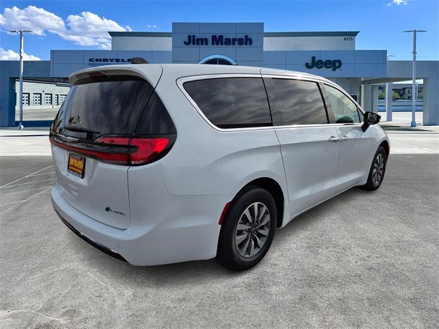 2025 Chrysler Pacifica Hybrid Select