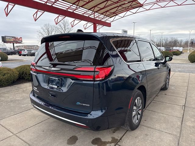 2025 Chrysler Pacifica Hybrid Select