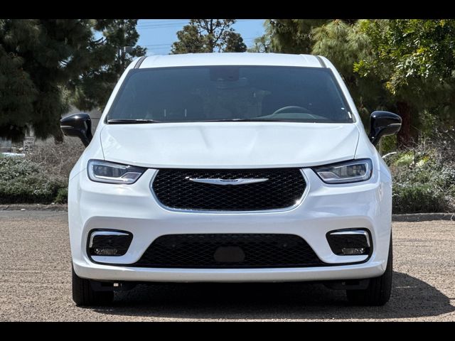 2025 Chrysler Pacifica Hybrid Select