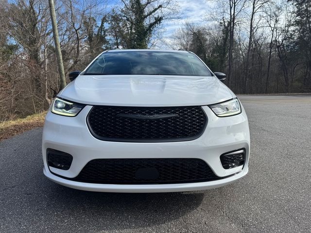 2025 Chrysler Pacifica Hybrid Premium S Appearance Pkg