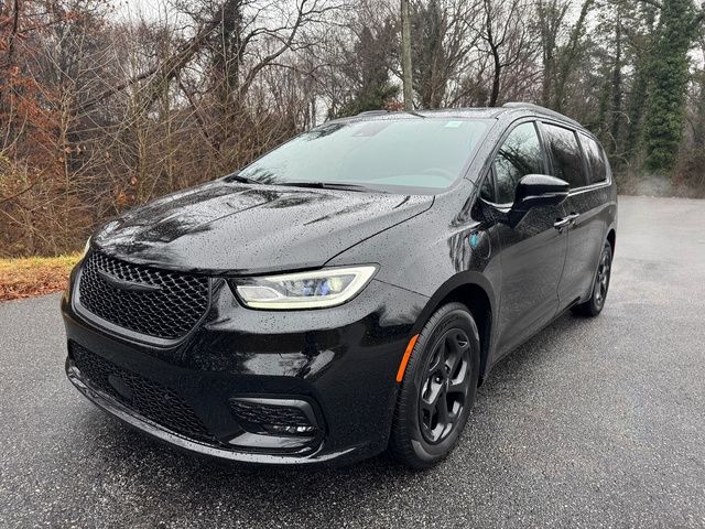 2025 Chrysler Pacifica Hybrid Premium S Appearance Pkg