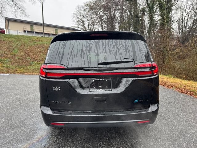 2025 Chrysler Pacifica Hybrid Premium S Appearance Pkg