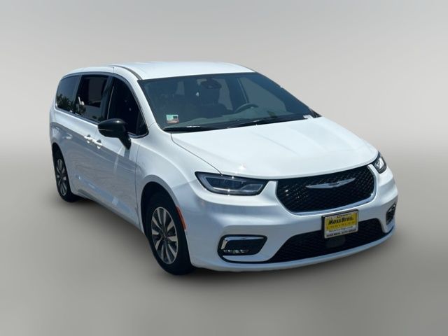 2025 Chrysler Pacifica Hybrid Select