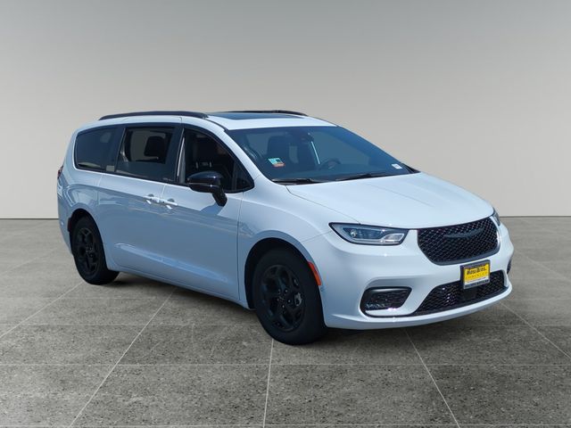 2025 Chrysler Pacifica Hybrid Premium S Appearance Pkg