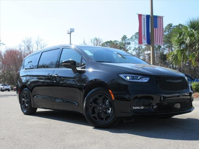 2025 Chrysler Pacifica Hybrid Premium S Appearance Pkg