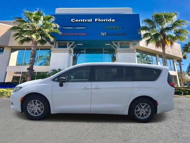 2025 Chrysler Voyager LX