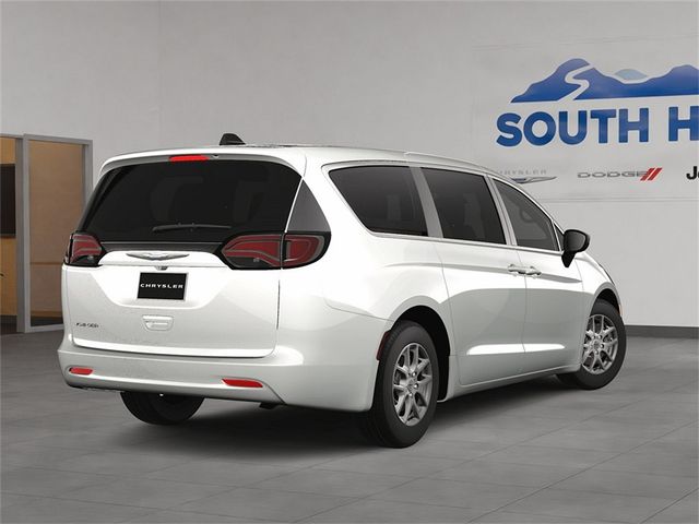 2025 Chrysler Voyager LX