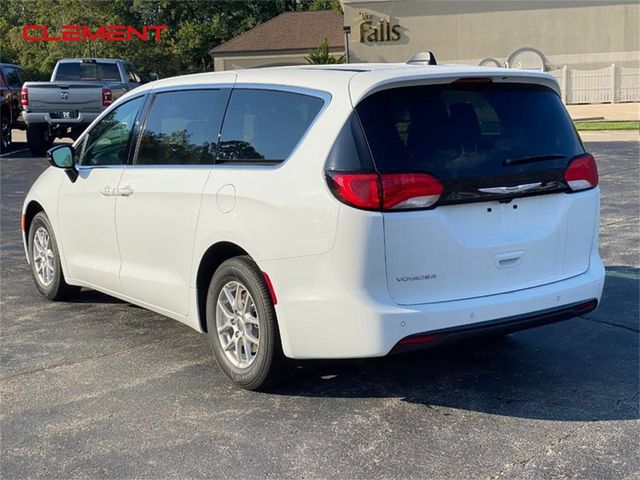 2025 Chrysler Voyager LX