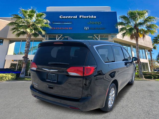 2025 Chrysler Voyager LX