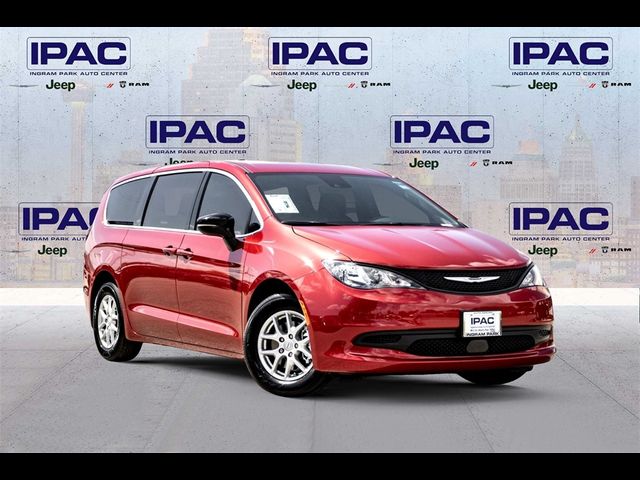 2025 Chrysler Voyager LX