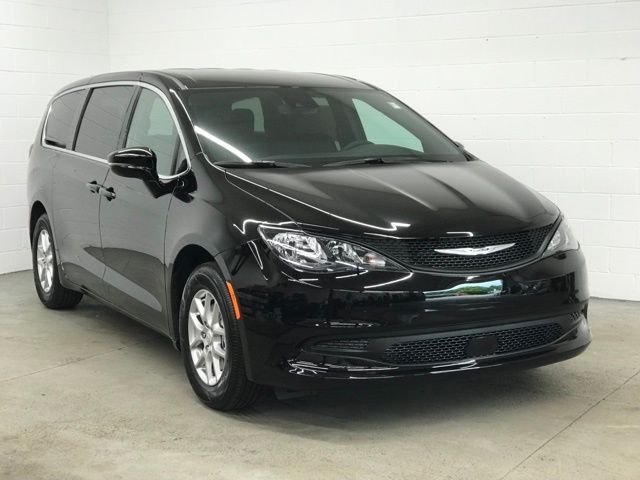 2025 Chrysler Voyager LX