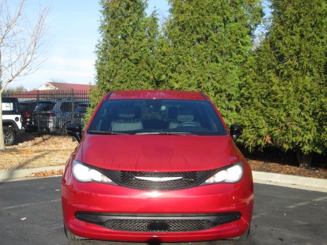 2025 Chrysler Voyager LX