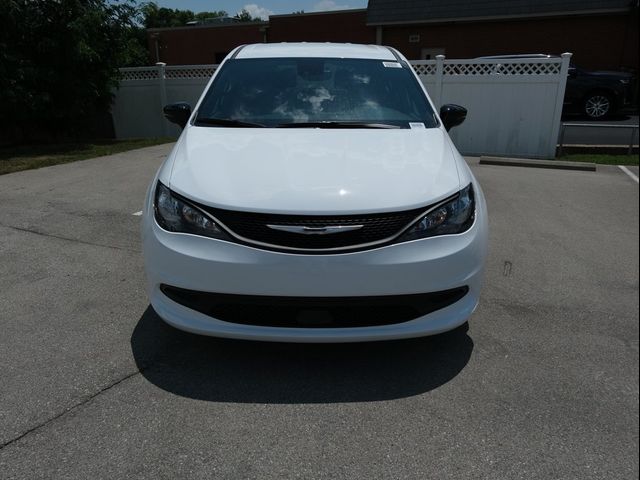 2025 Chrysler Voyager LX