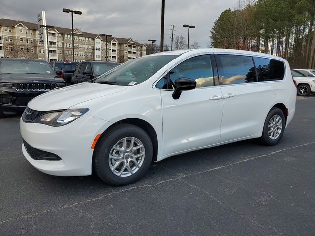 2025 Chrysler Voyager LX