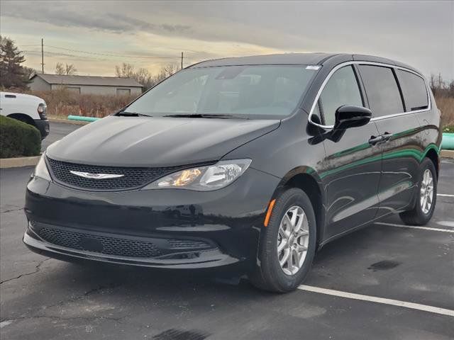 2025 Chrysler Voyager LX