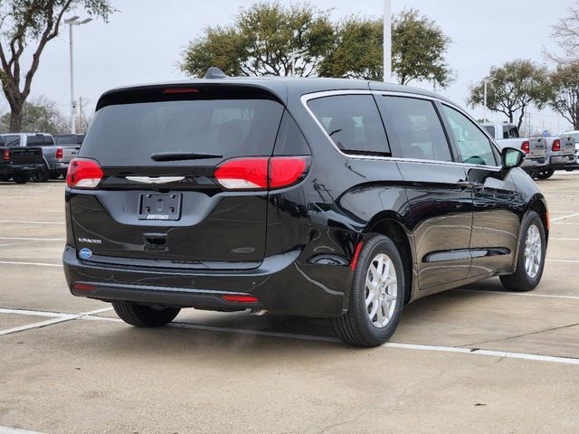 2025 Chrysler Voyager LX