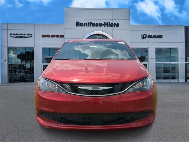 2025 Chrysler Voyager LX