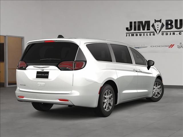 2025 Chrysler Voyager LX